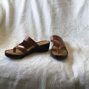 East land Heeled Sandal